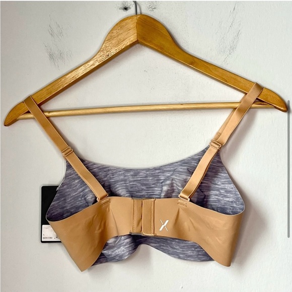 Knix - 4 - evolution everyday bra 32D, 34C, 34D - Picture 3 of 8